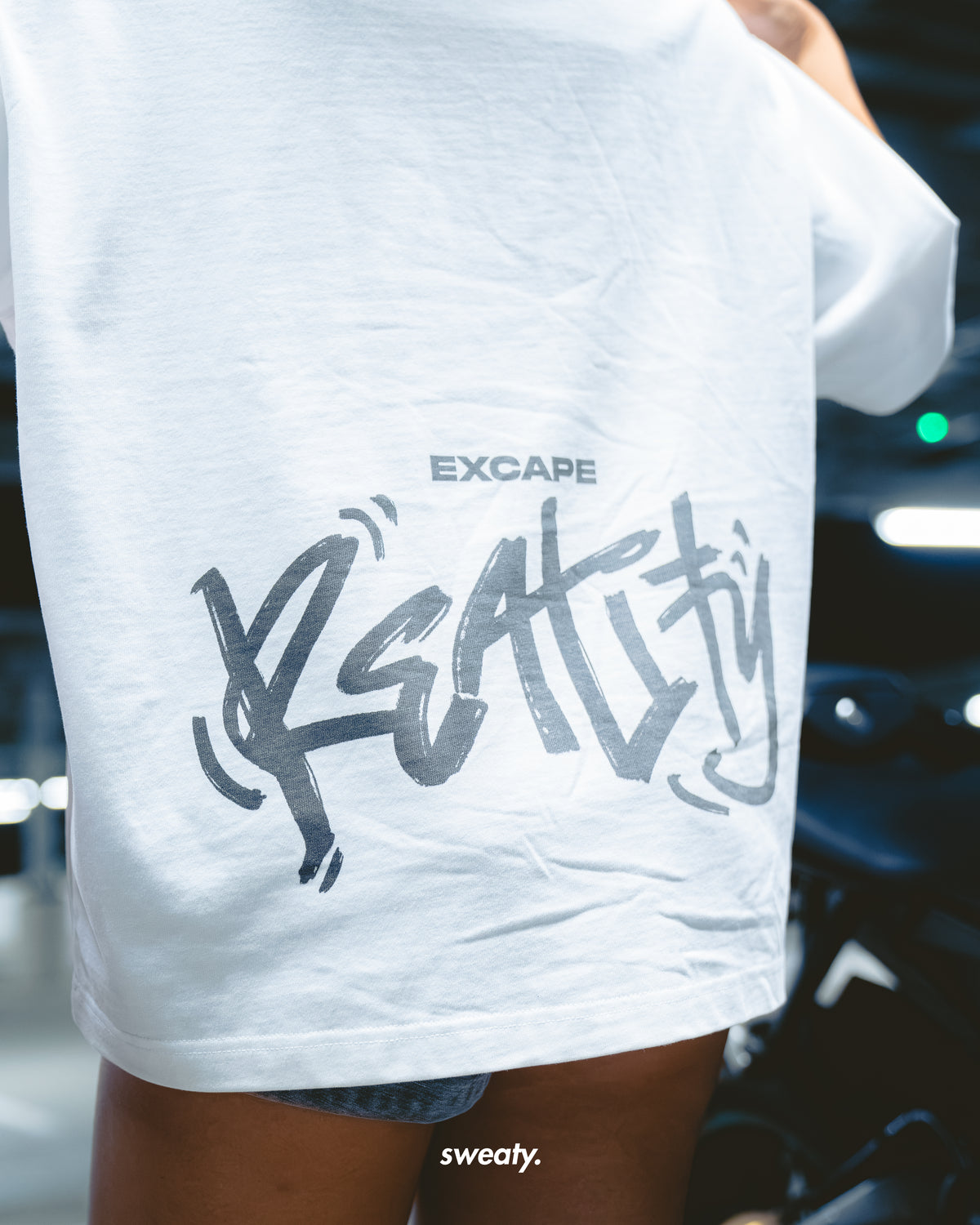 SIGNATURE WHITE-TEE