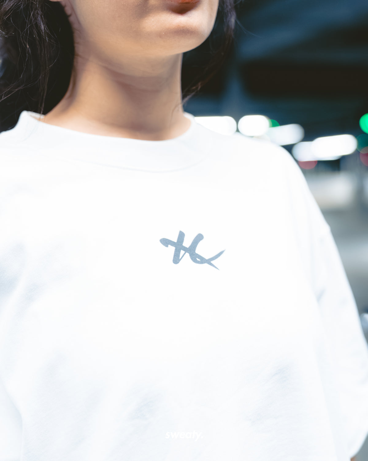 SIGNATURE WHITE-TEE
